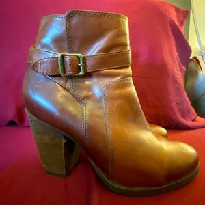 Frye Patty Leather Riding Bootie Sz 7